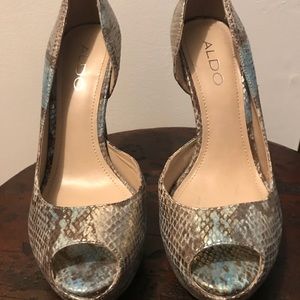 Aldo Turquoise Snakeskin Juliette platforms